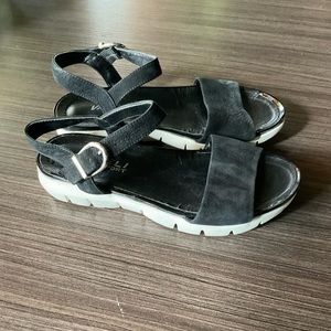 Vaneli sport black sandals with white sole, size 5.5
